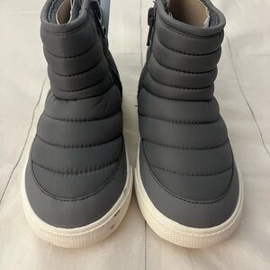 Cat & Jack Kids' Charcoal Quilted Boots